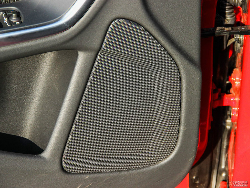 激情紅沃爾沃V60車廂內(nèi)飾圖片