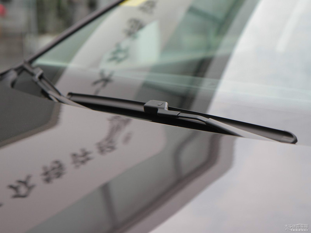 幻影黑邁騰車身外觀圖片