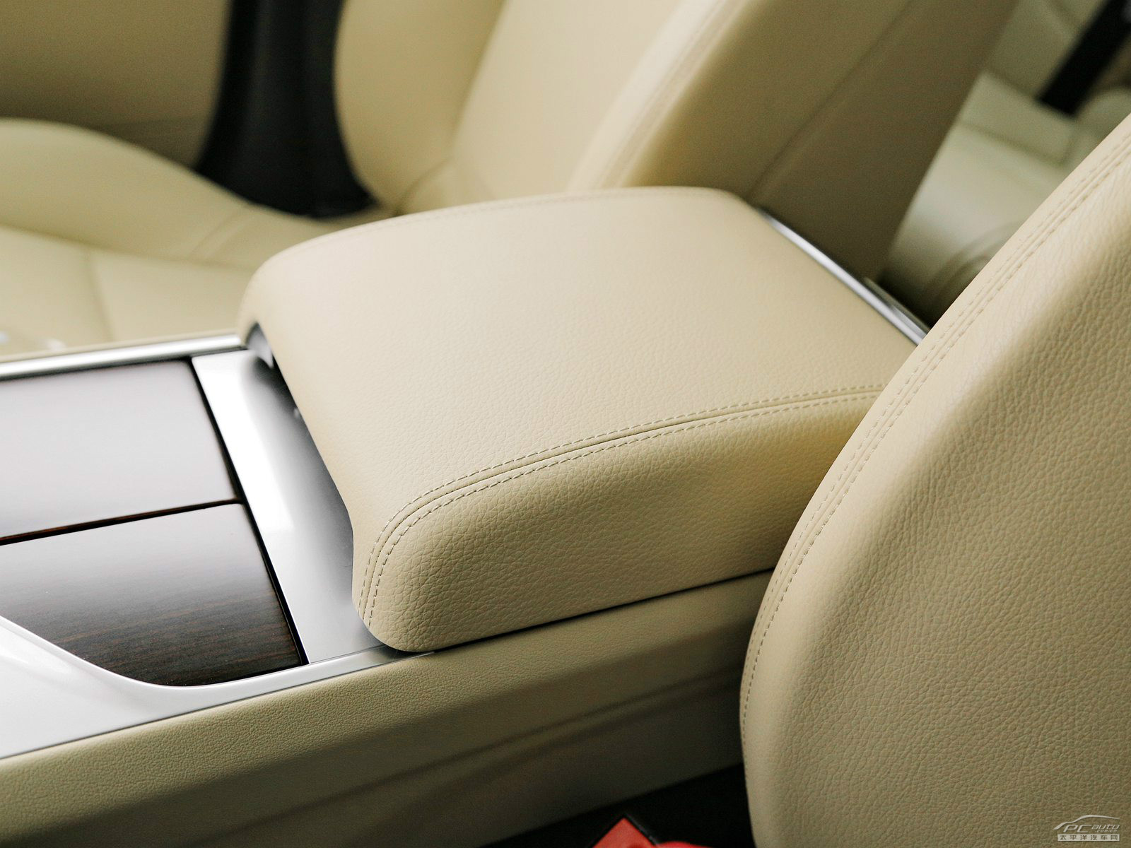 捷豹XF(進(jìn)口)內(nèi)飾高清大圖