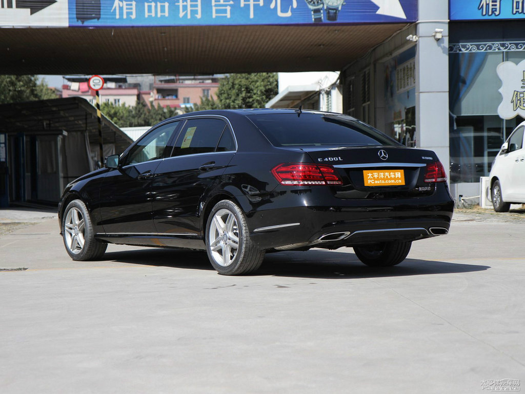 曜巖黑奔馳E級(jí)整車外觀外觀圖片