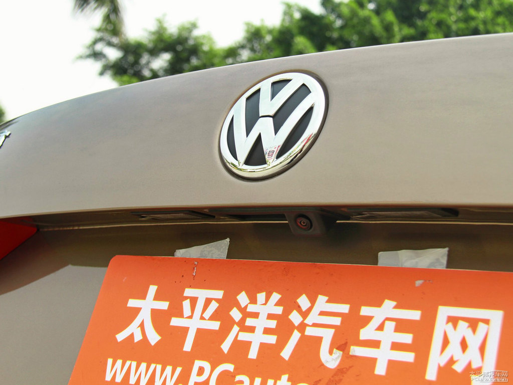釉金帕薩特車尾外觀圖片