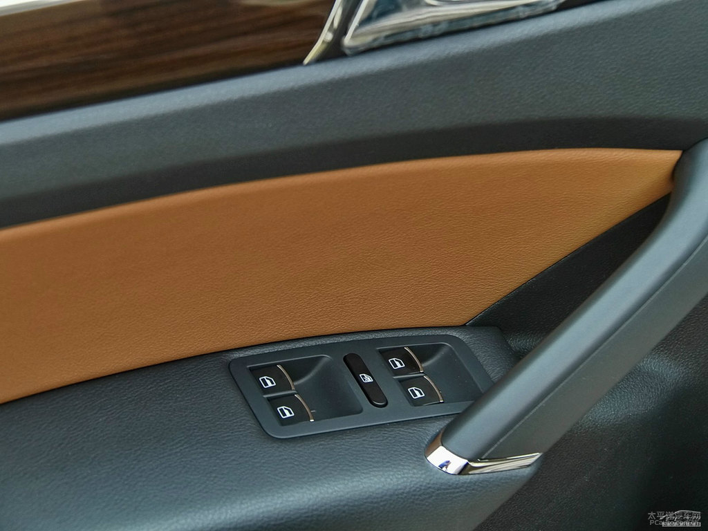 釉金帕薩特車廂內飾圖片