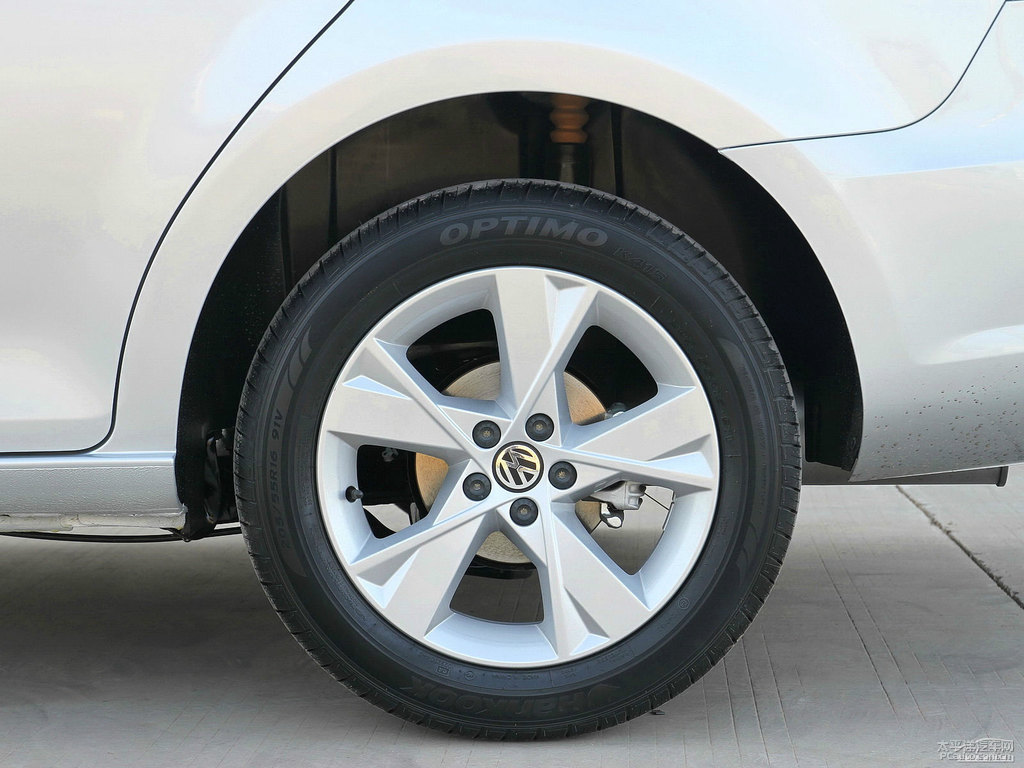 水晶銀寶來車身外觀圖片
