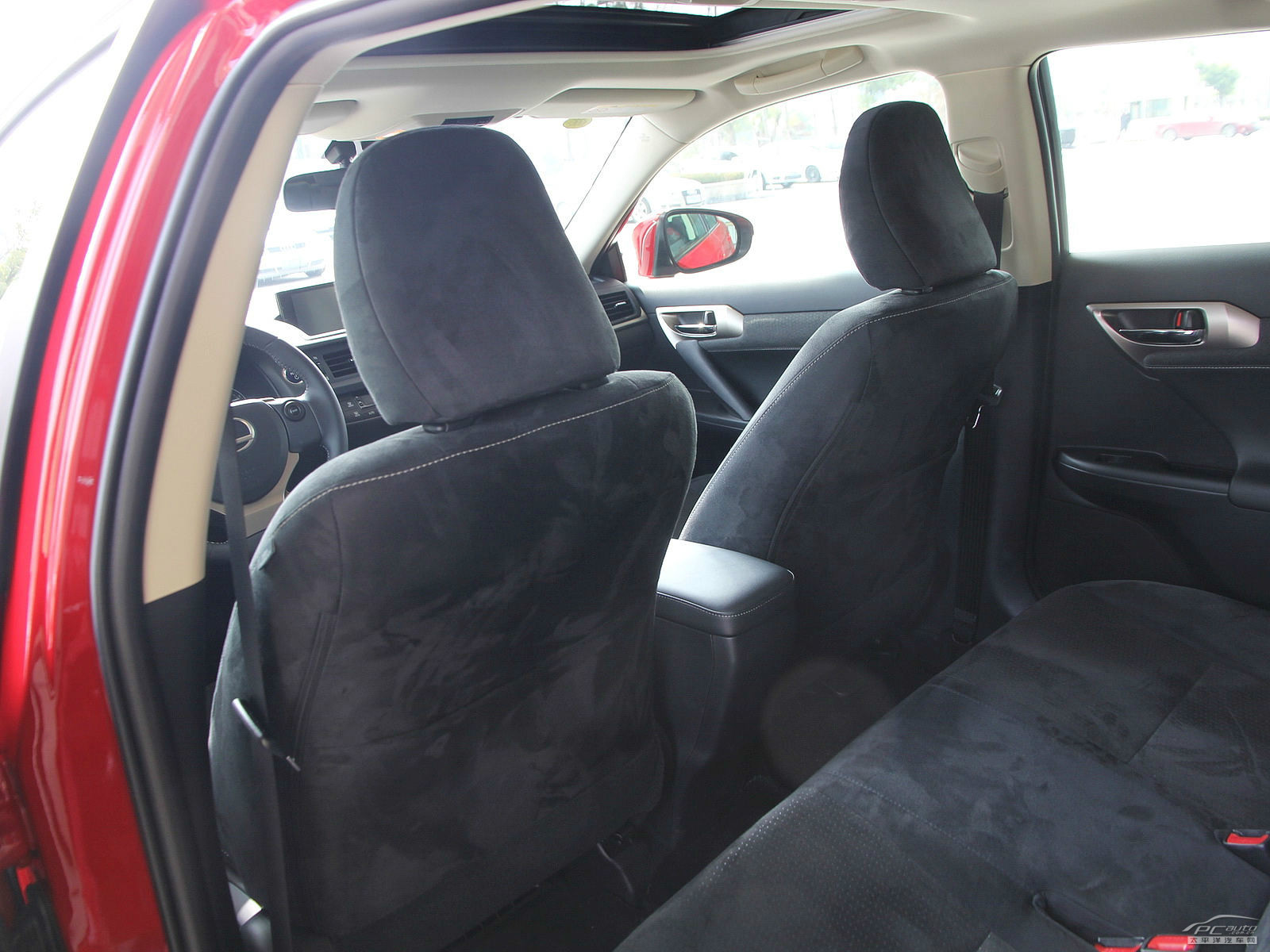 雷克薩斯CT空間高清大圖