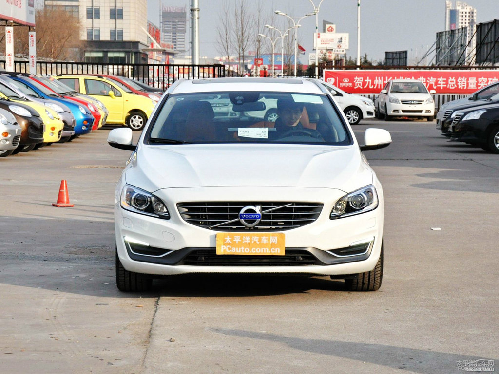冰雪白沃爾沃V60整車外觀外觀圖片