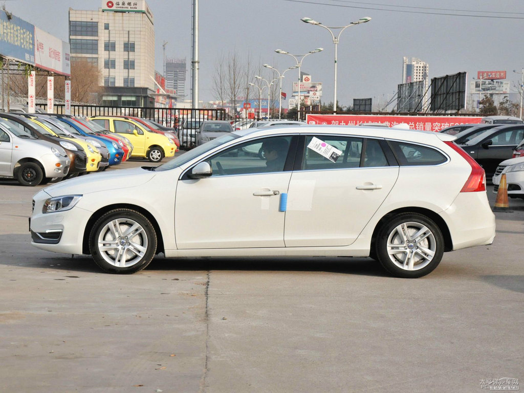 冰雪白沃爾沃V60整車外觀外觀圖片