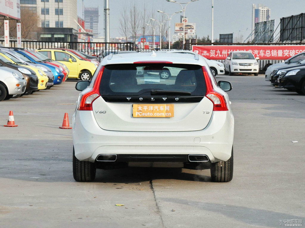 冰雪白沃爾沃V60整車外觀外觀圖片