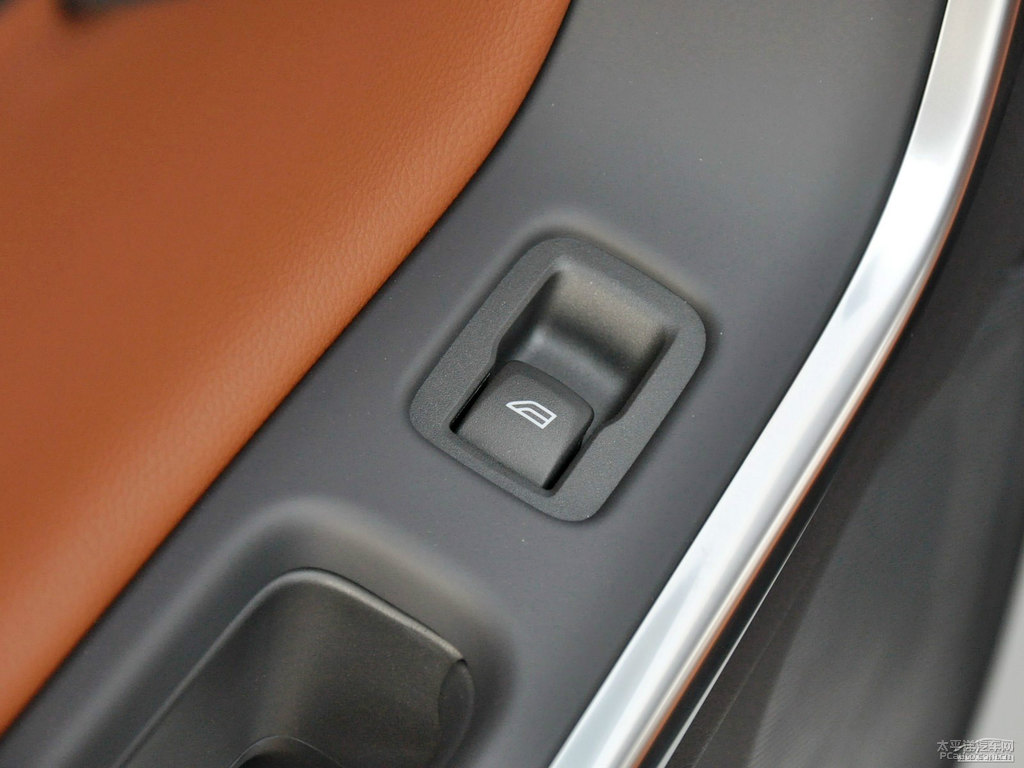 冰雪白沃爾沃V60車廂內(nèi)飾圖片