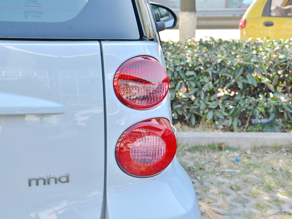 ɫsmart fortwo܇β^DƬ
