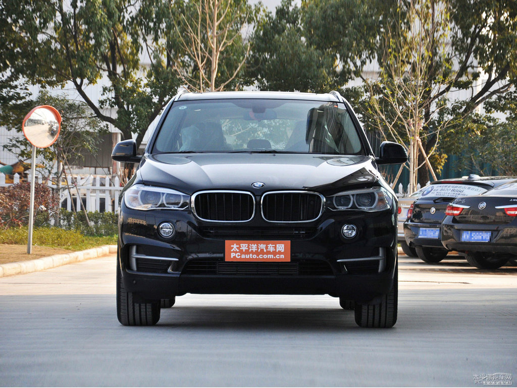 炭黑寶馬X5(進(jìn)口)整車外觀外觀圖片