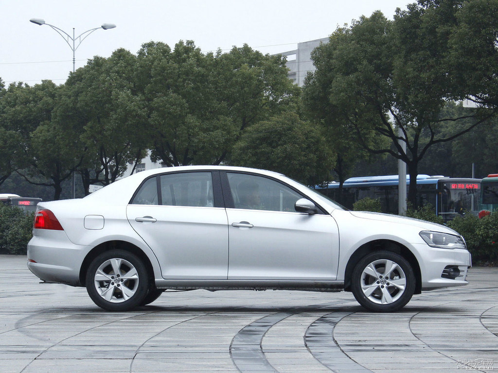 水晶銀寶來(lái)整車外觀外觀圖片
