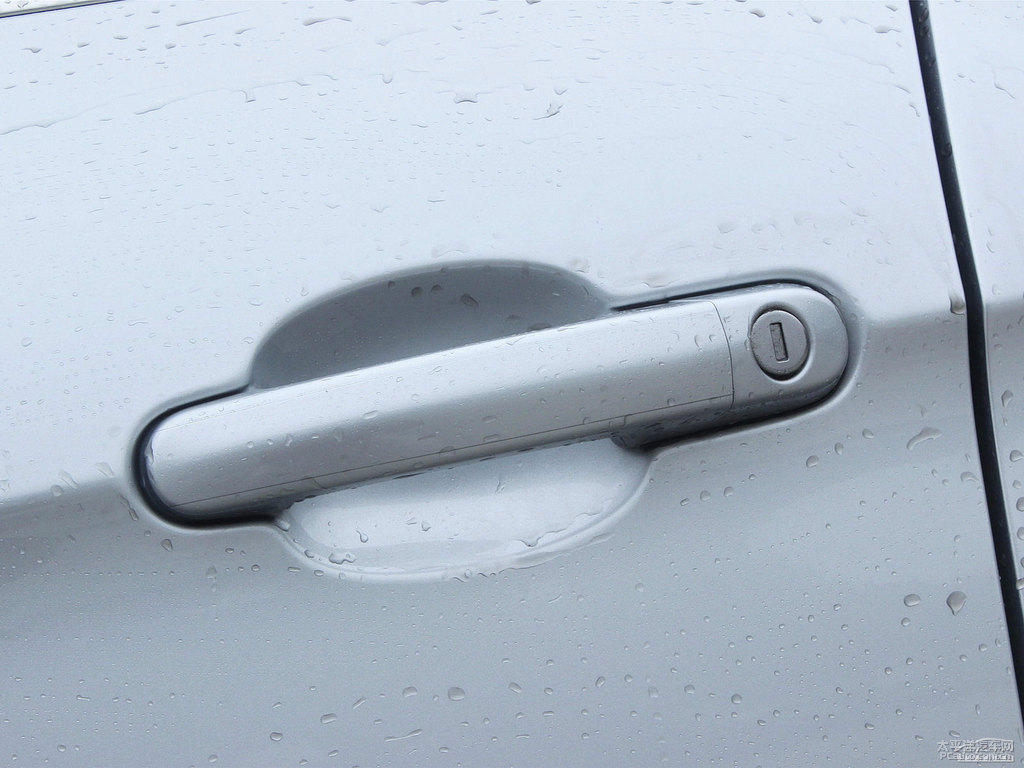 水晶銀寶來車身外觀圖片