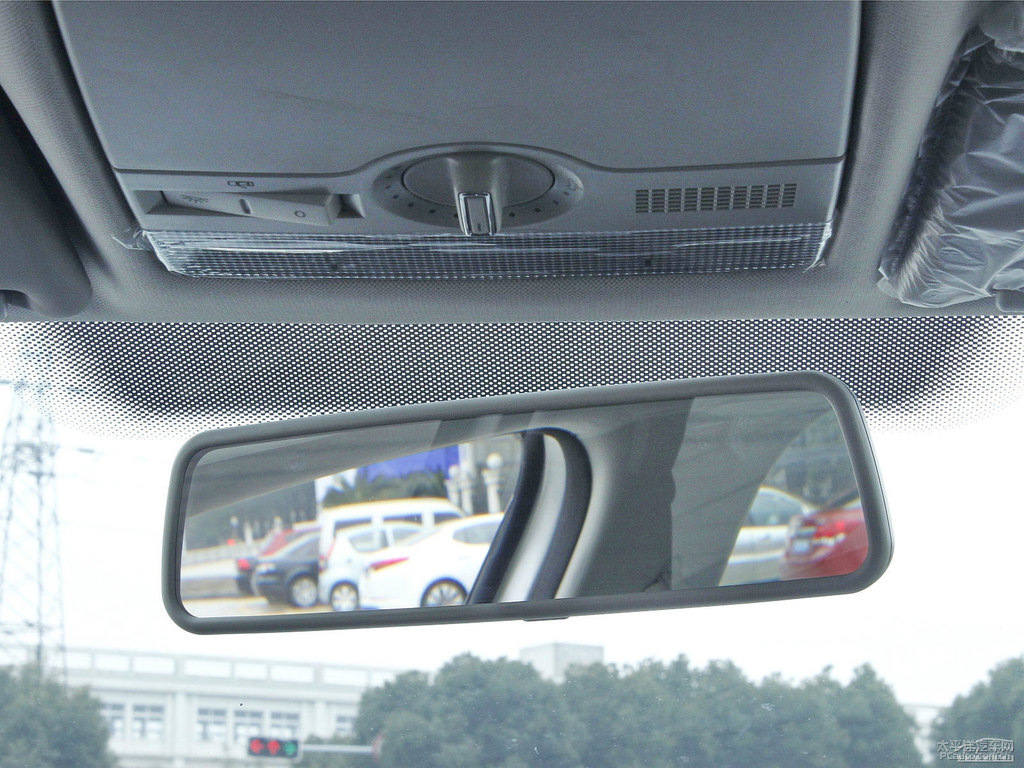 水晶銀寶來車廂內(nèi)飾圖片