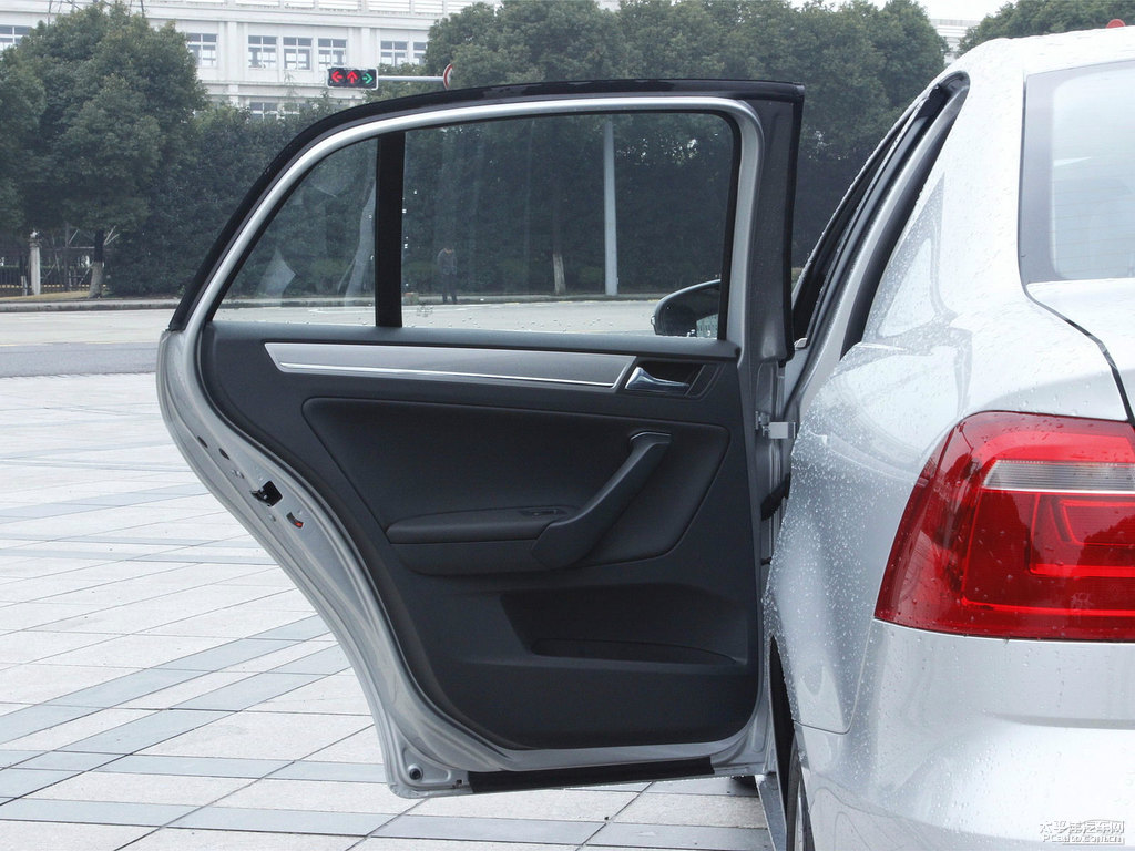 水晶銀寶來車廂內(nèi)飾圖片