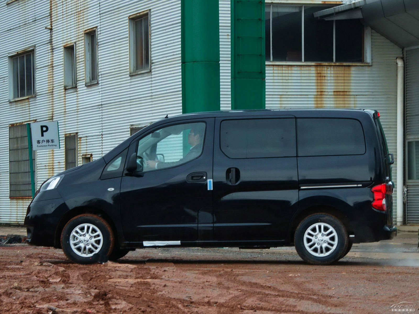 日產(chǎn)NV200外觀高清大圖