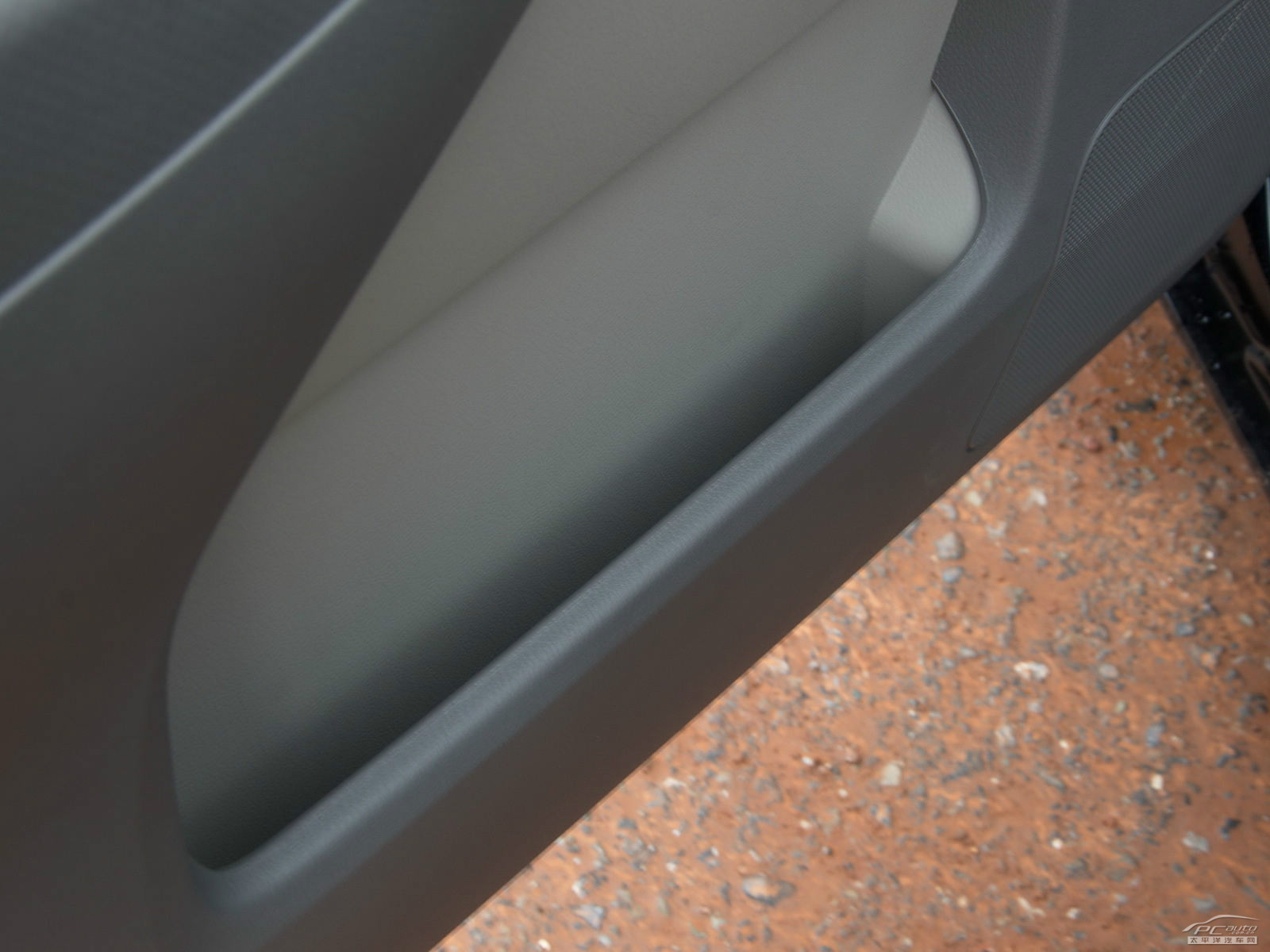 日產(chǎn)NV200空間高清大圖