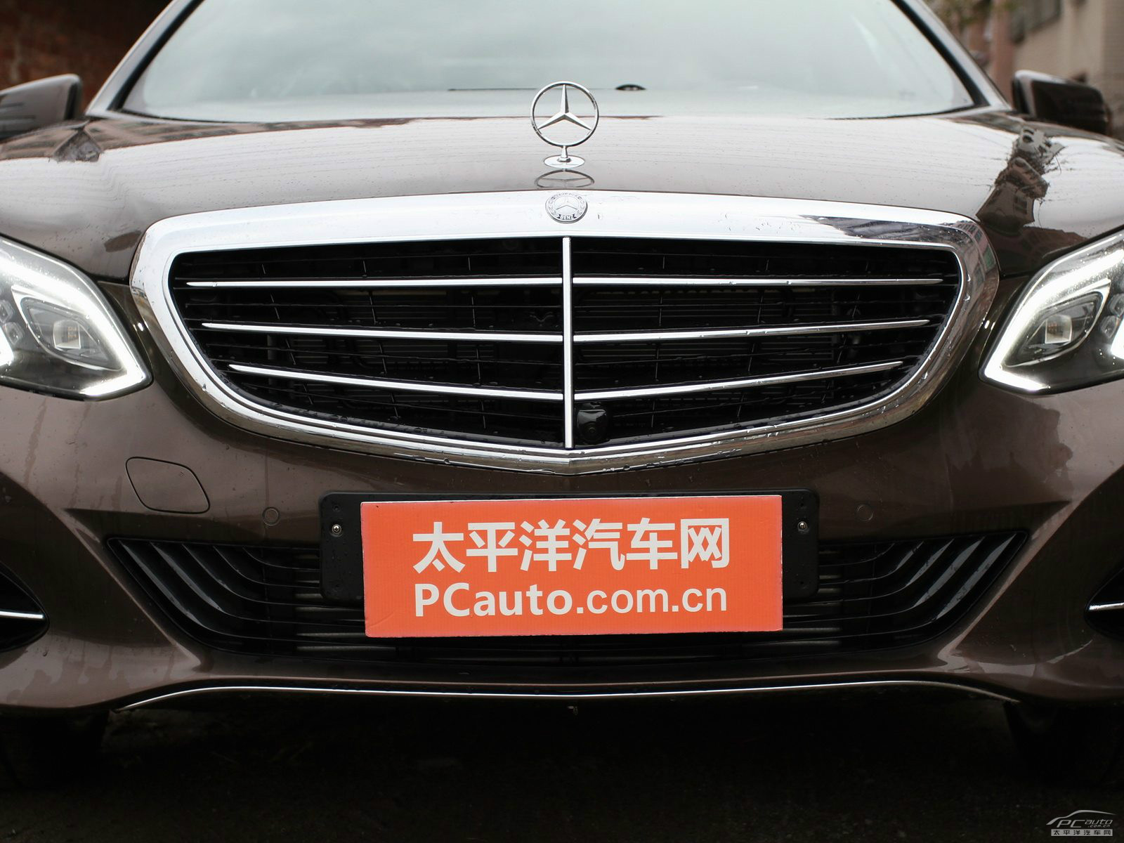 奔馳E級外觀高清大圖