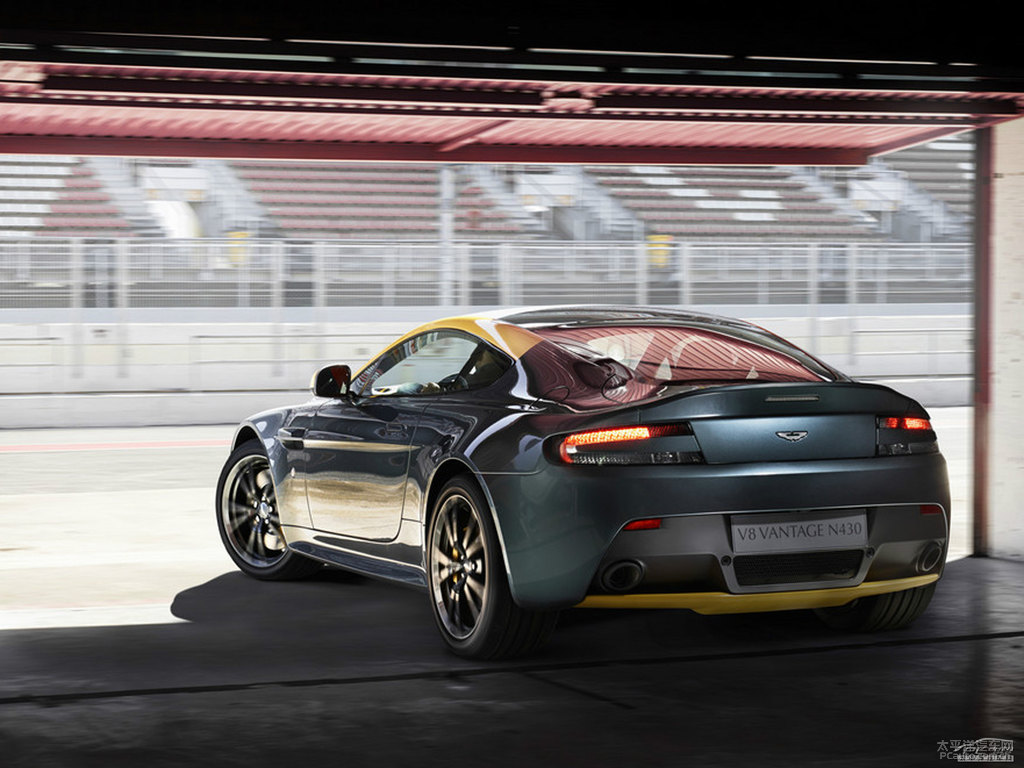 V8 Vantage܇(ch)^(gun)^(gun)DƬ