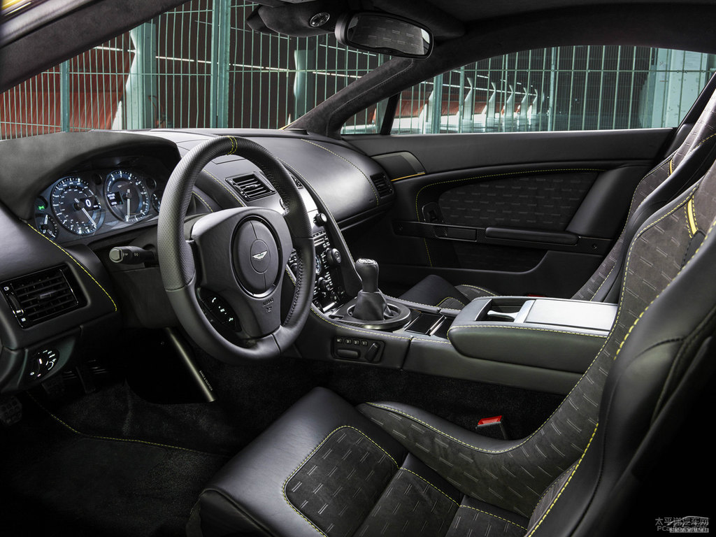 V8 Vantage{˿ggDƬ