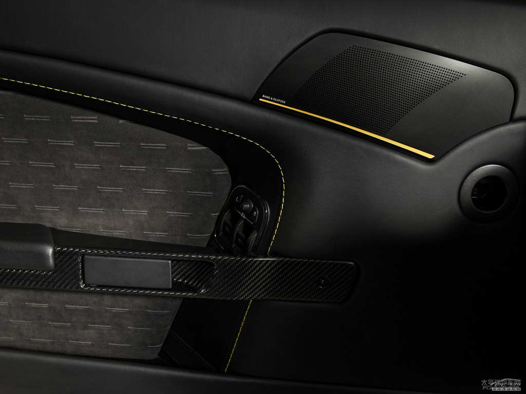 V8 Vantage܇(ni)DƬ