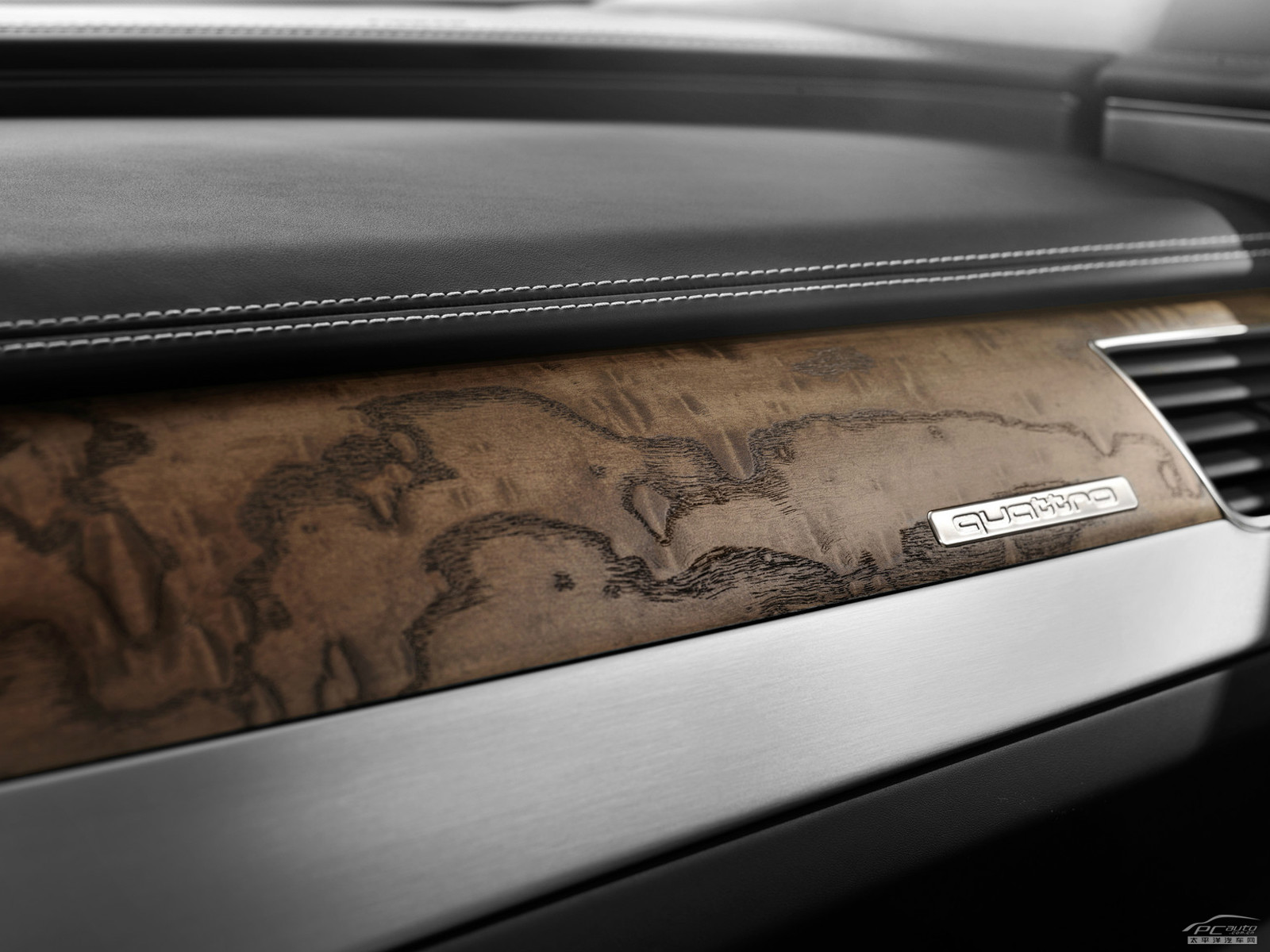 奧迪A8內(nèi)飾高清大圖