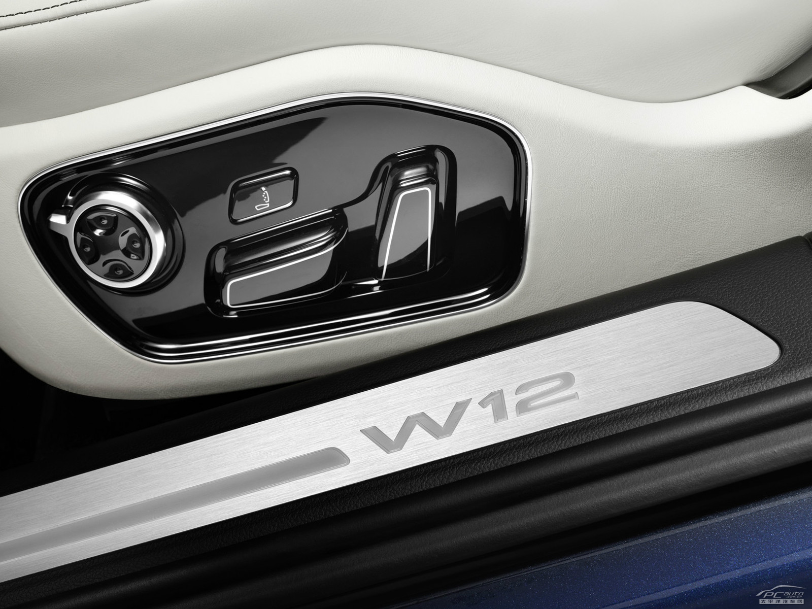 奧迪A8內(nèi)飾高清大圖