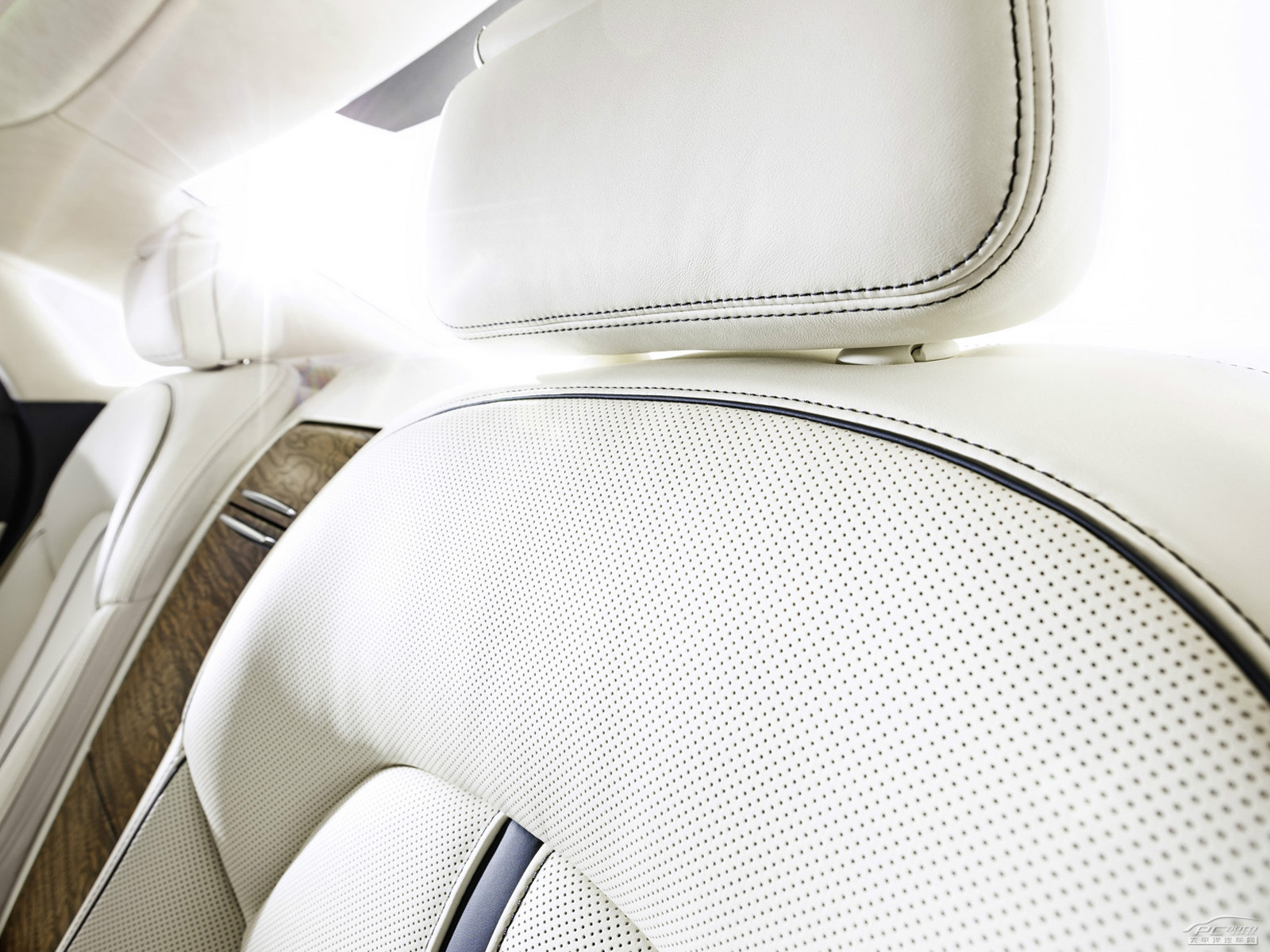 奧迪A8內(nèi)飾高清大圖