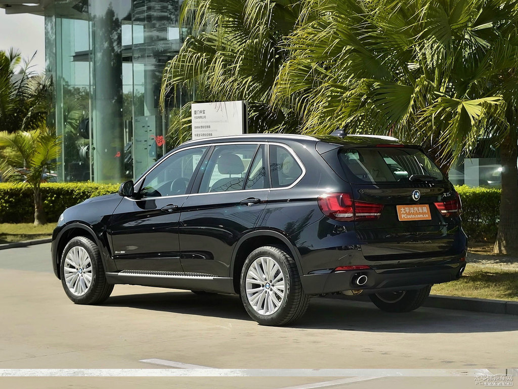 炭黑寶馬X5(進(jìn)口)整車外觀外觀圖片