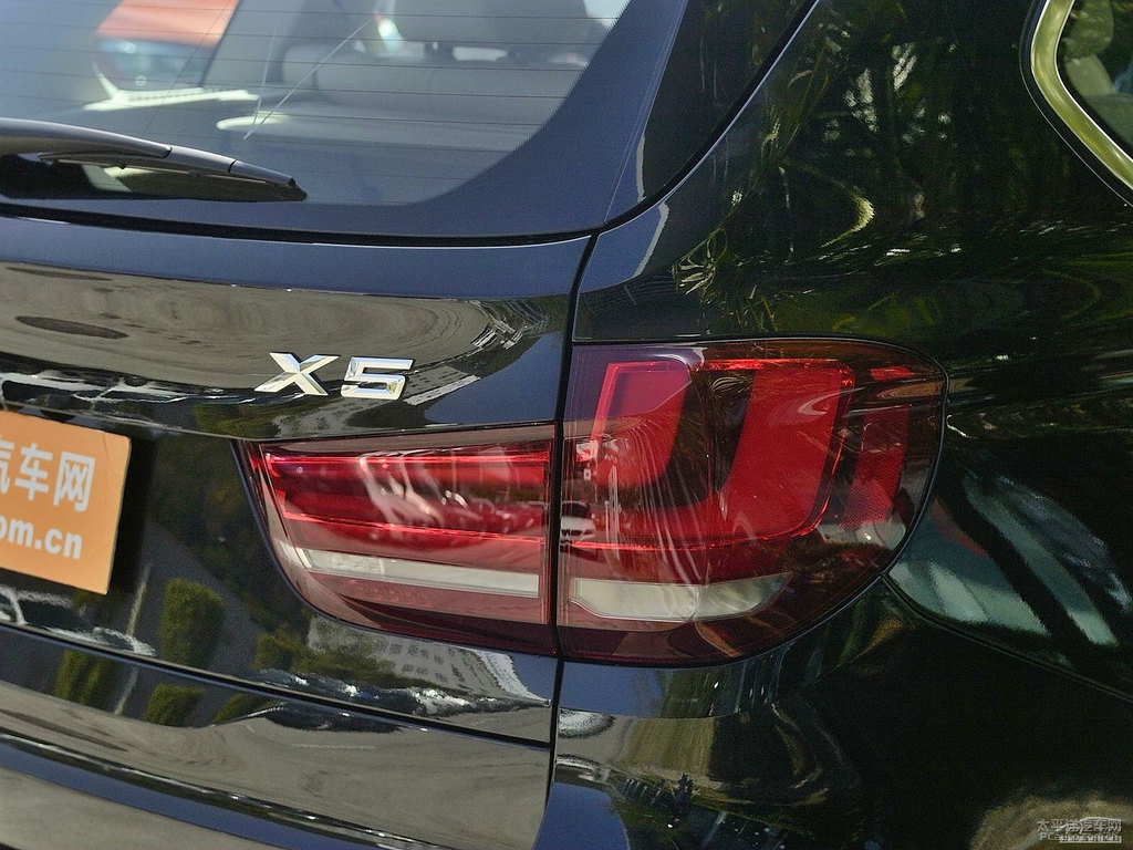 炭黑寶馬X5(進口)車尾外觀圖片