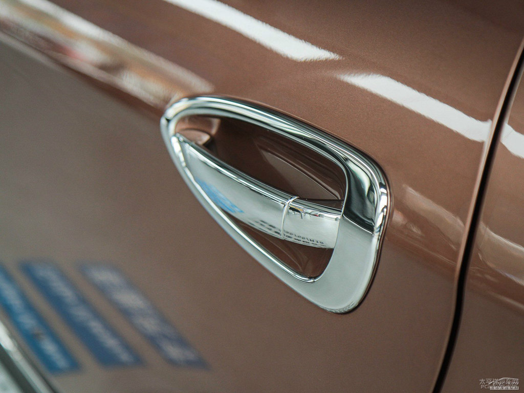 Kȼ{ǽݴ7 SUV܇^DƬ