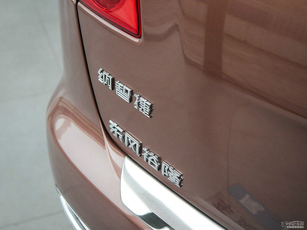 Kȼ{ǽݴ7 SUV܇β^DƬ
