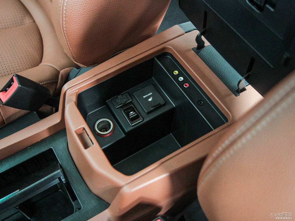Kȼ{ǽݴ7 SUV΃(ni)DƬ
