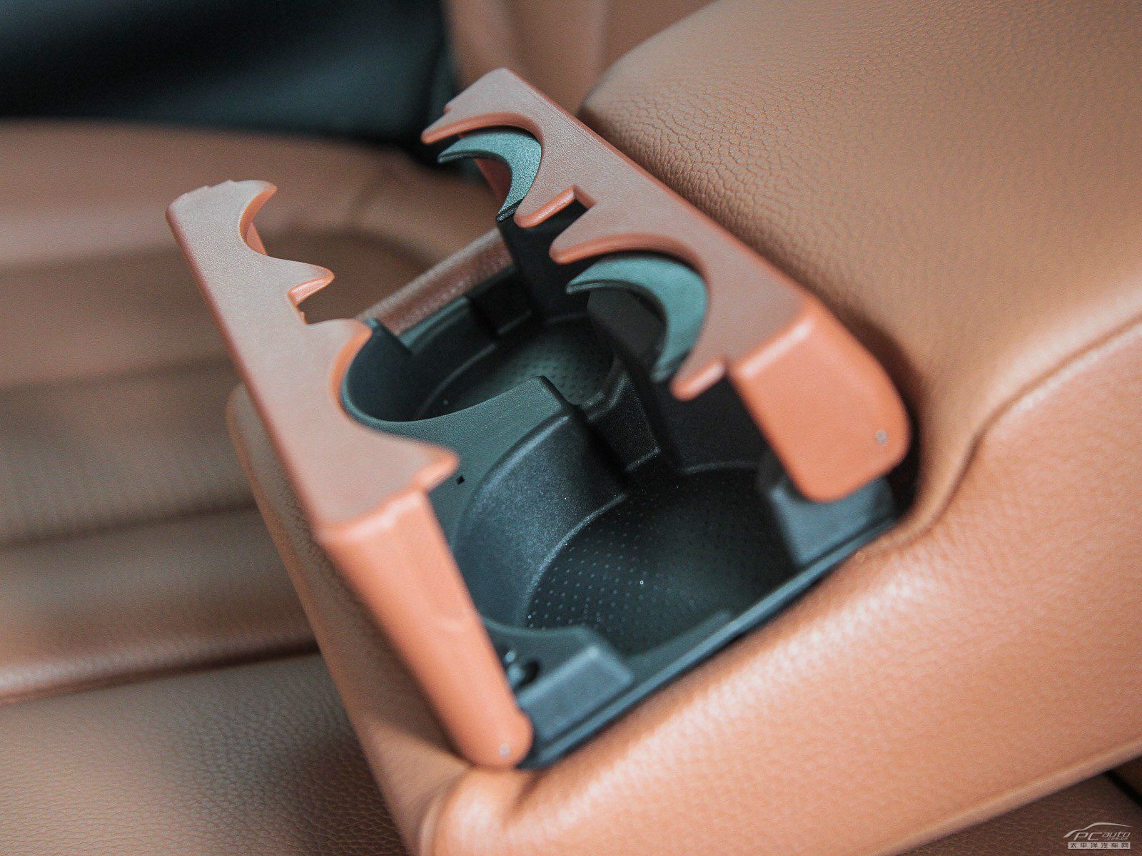 納智捷大7 SUV空間高清大圖