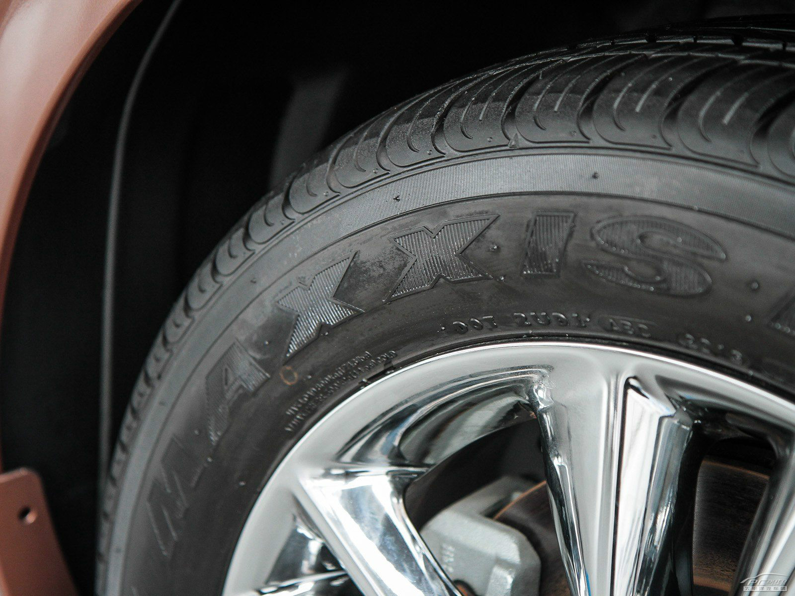 納智捷大7 SUV細(xì)節(jié)高清大圖