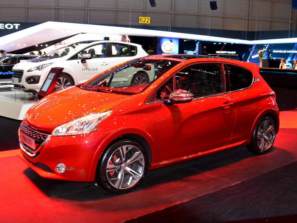 標(biāo)致208車展高清大圖