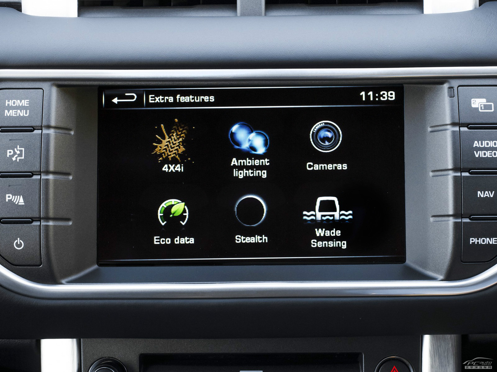 攬勝極光(進口)內(nèi)飾高清大圖