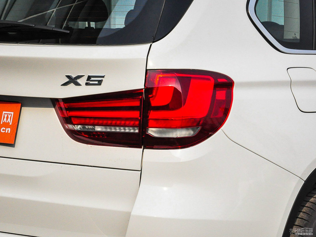 雪山白寶馬X5(進(jìn)口)車(chē)尾外觀圖片