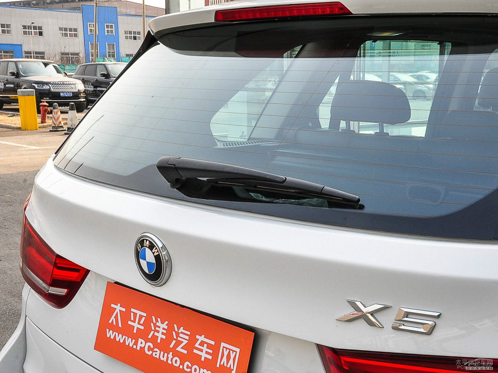 雪山白寶馬X5(進口)車尾外觀圖片