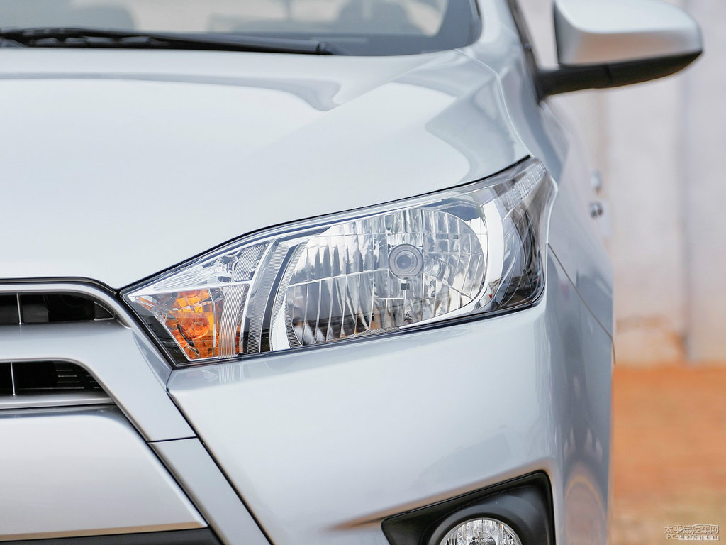 水晶銀YARiS L 致炫車頭外觀圖片