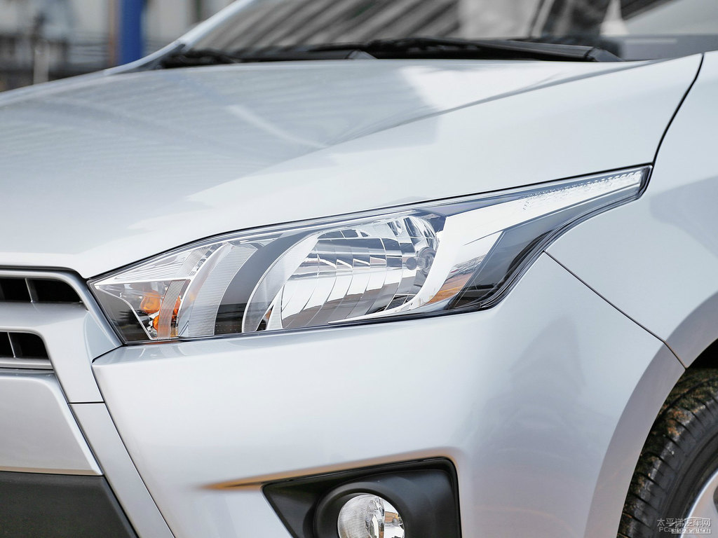 水晶銀YARiS L 致炫車頭外觀圖片