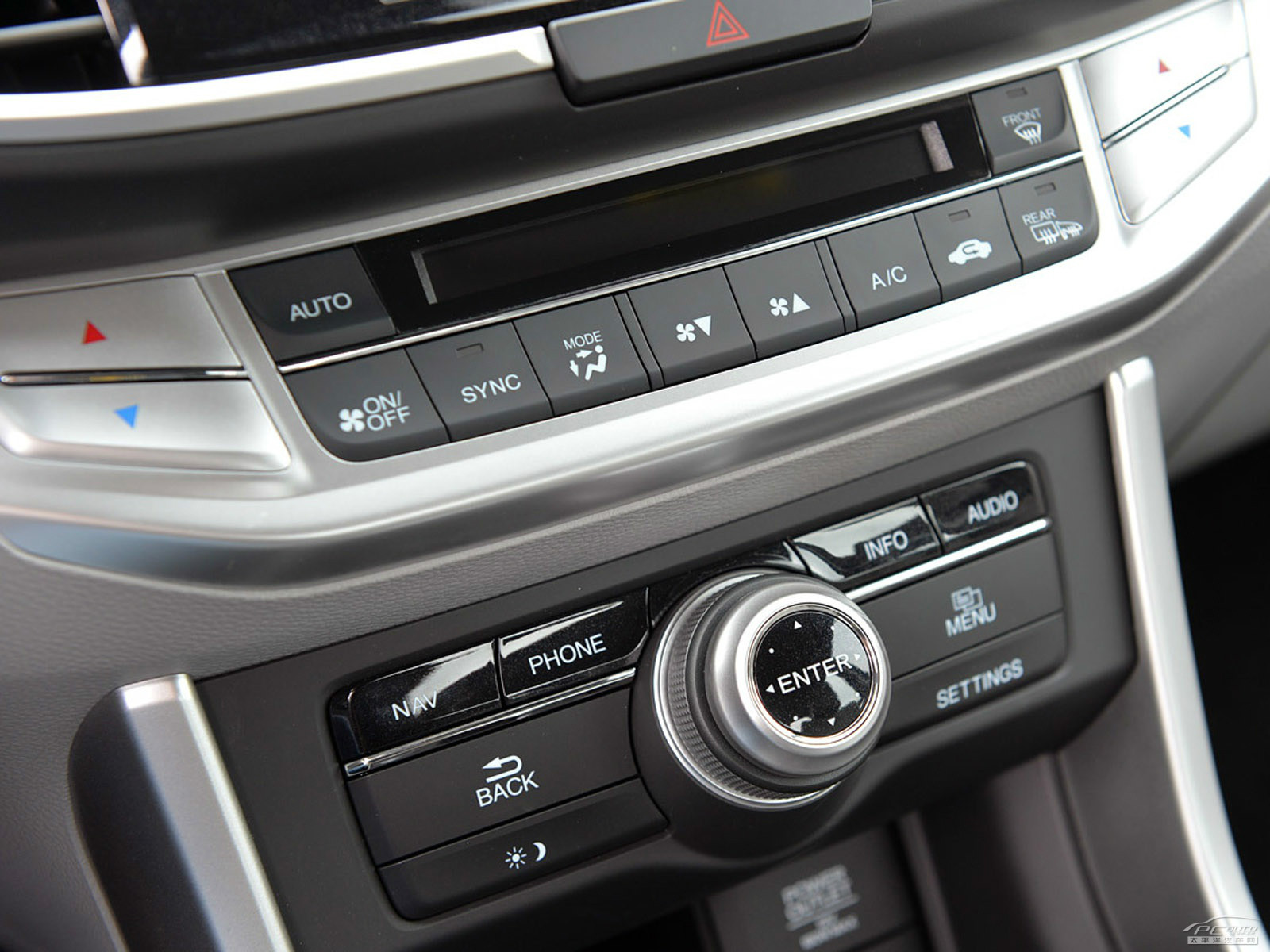 雅閣(海外)內(nèi)飾高清大圖