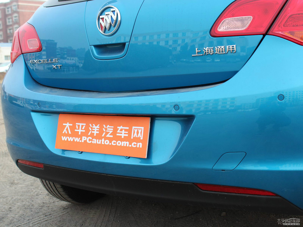 天際藍(lán)英朗車尾外觀圖片