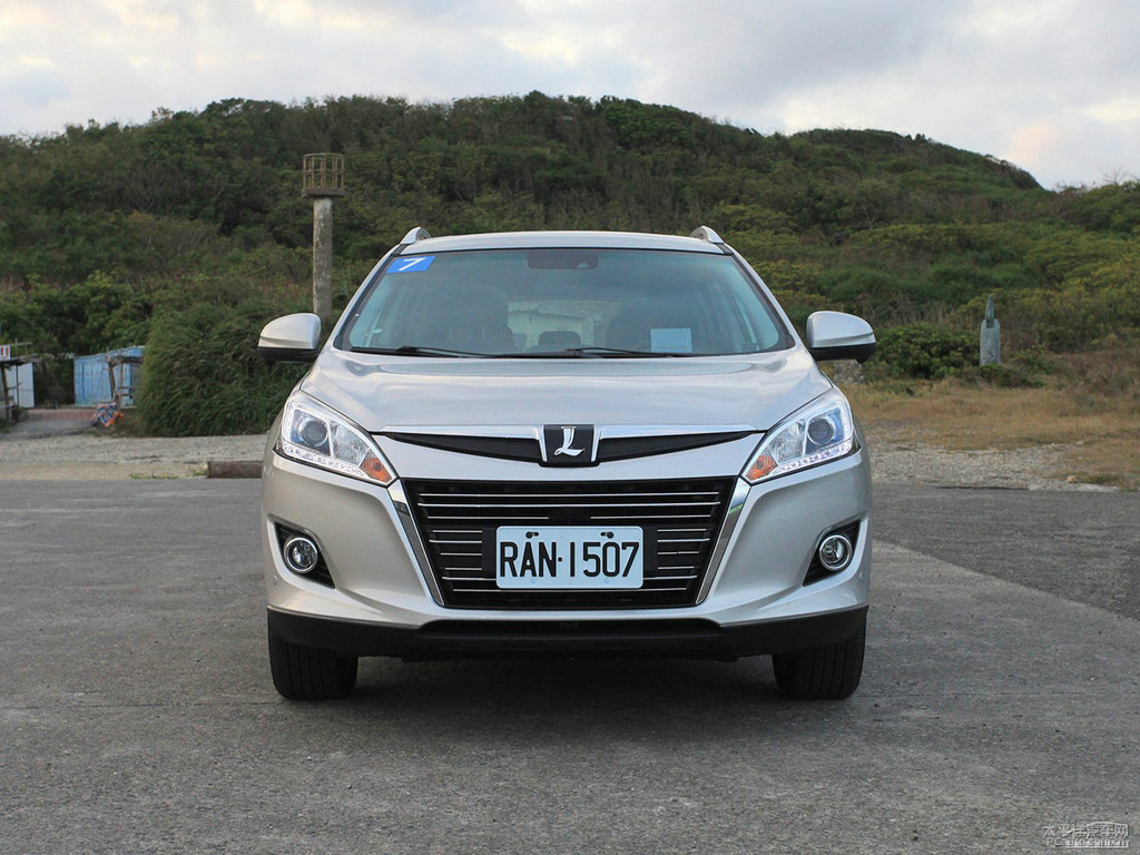 ɰ׼{ǽ݃(yu)6 SUV܇(ch)^^DƬ