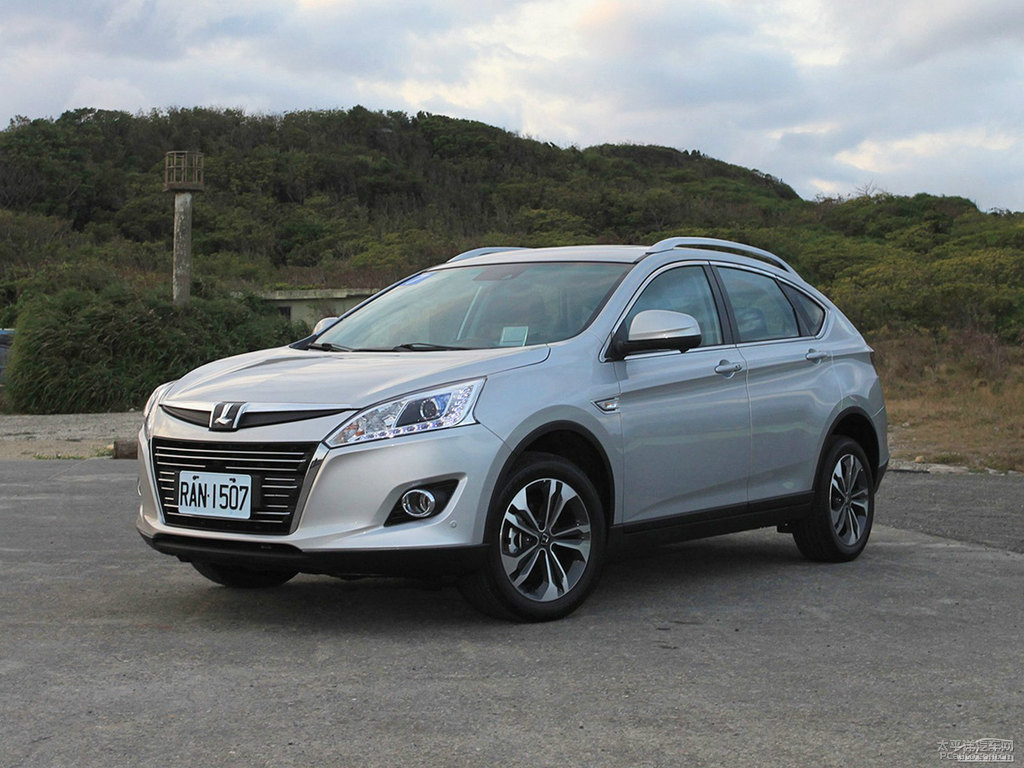 ɰ׼{ǽ݃(yu)6 SUV܇^^DƬ