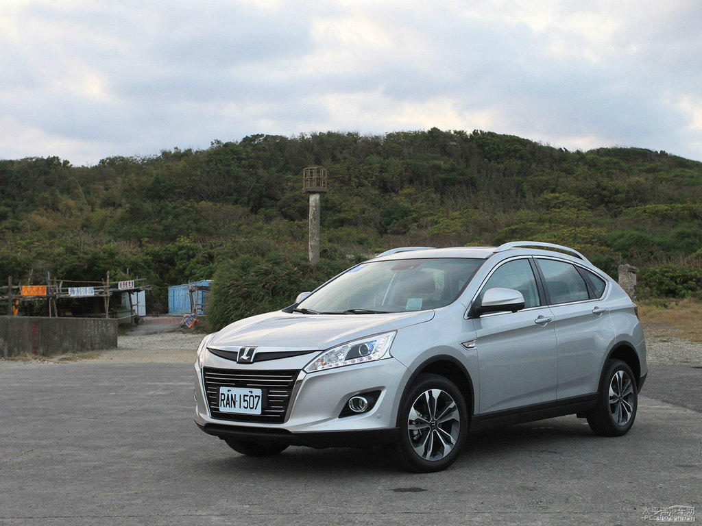 ɰ׼{ǽ݃(yu)6 SUV܇^^DƬ