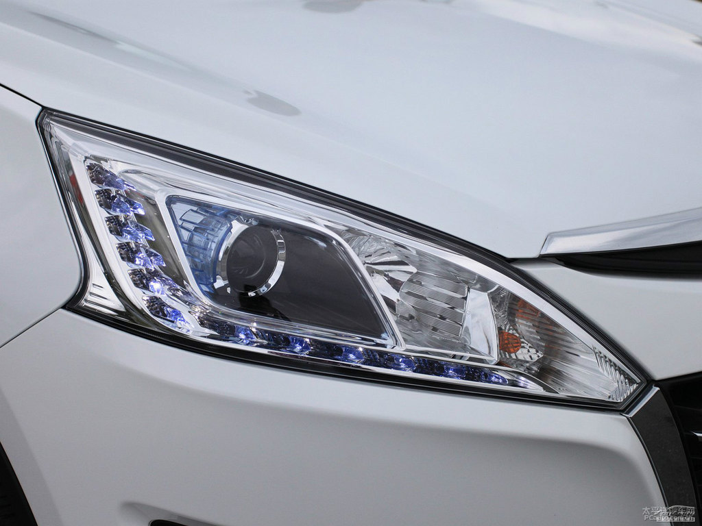 ɰ׼{ǽ݃(yu)6 SUV܇β^DƬ