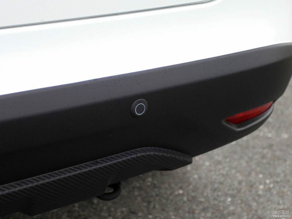 ɰ׼{ǽ݃(yu)6 SUV܇(ch)β^DƬ