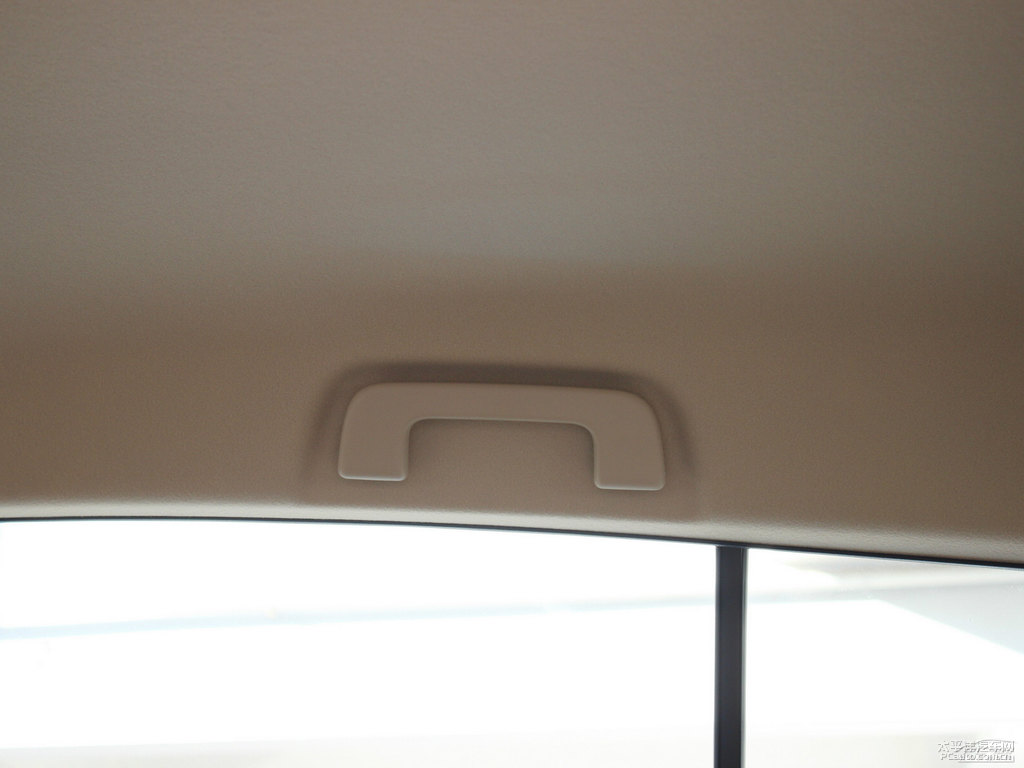 天際白YARiS L 致炫車(chē)廂內(nèi)飾圖片