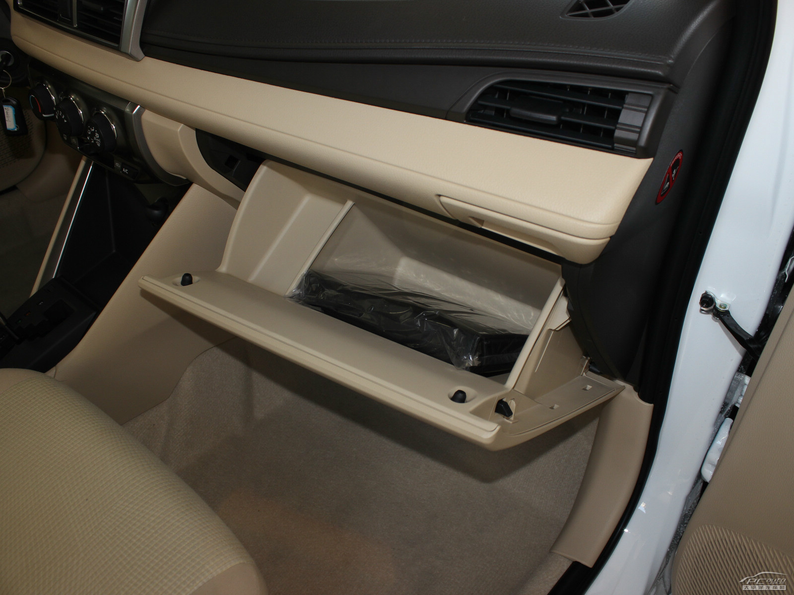 YARiS L 致炫空間高清大圖