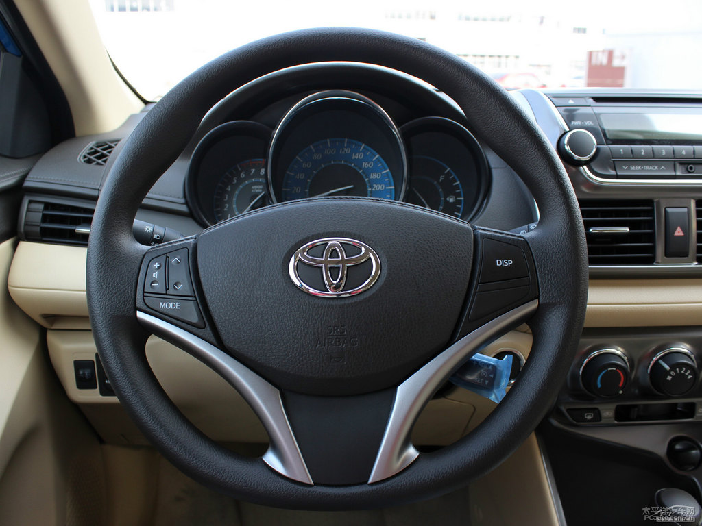 極光藍(lán)YARiS L 致炫中控內(nèi)飾圖片